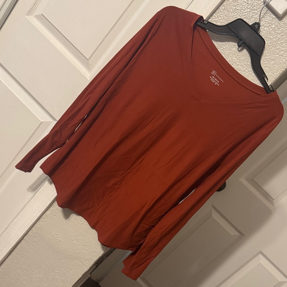 No Boundaries Terracotta Long Sleeve V-Neck Top